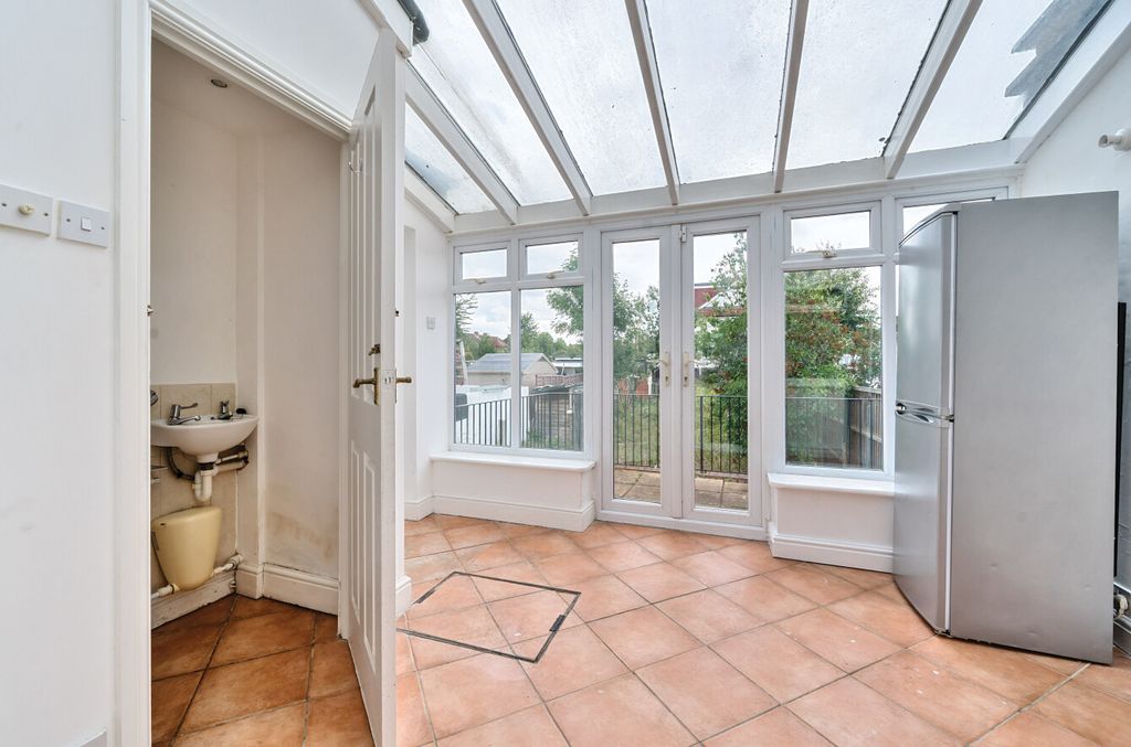 Property photo 3 of 12 1315782-15-685d52...