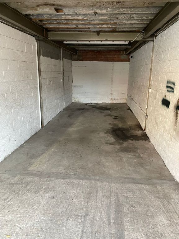 Property photo 1 of 2