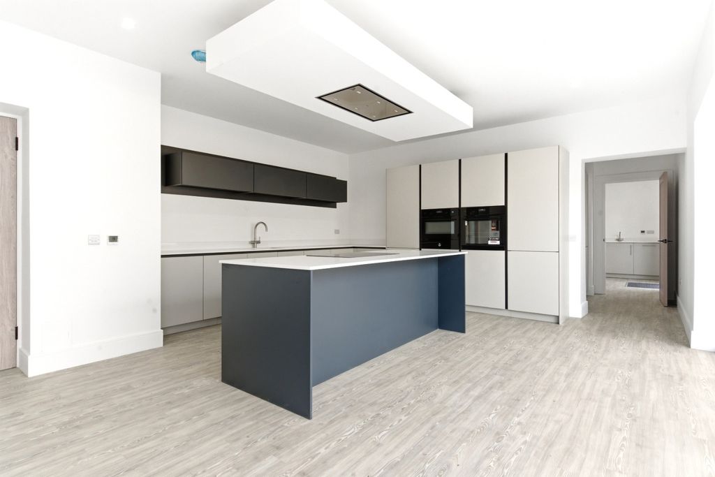 Property photo 3 of 34 4401174
