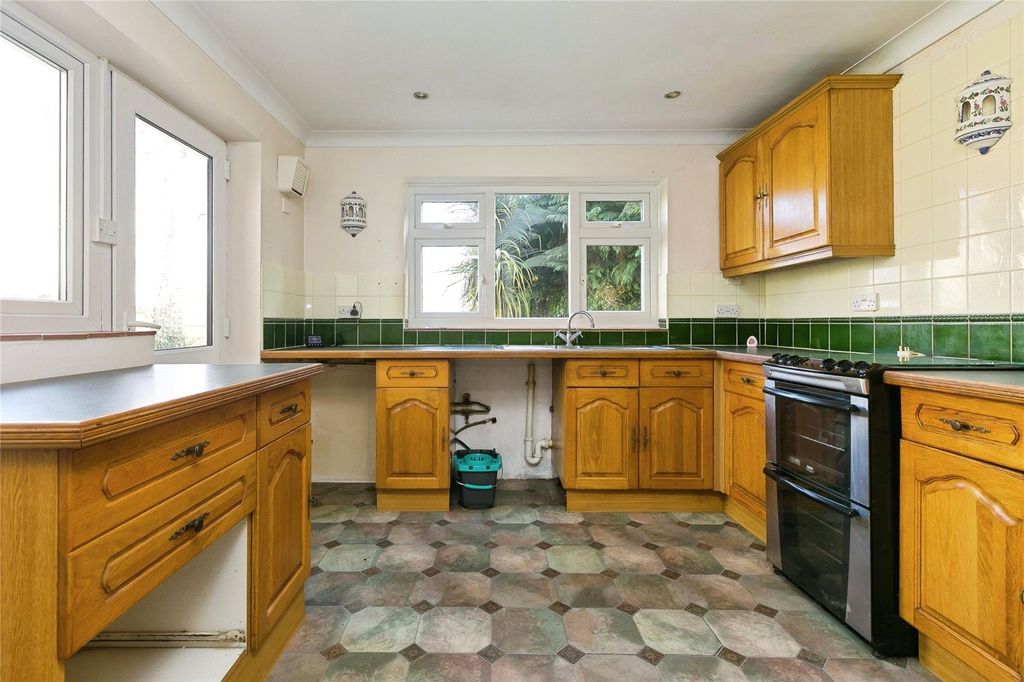 Property photo 2 of 22 Picture No. 14