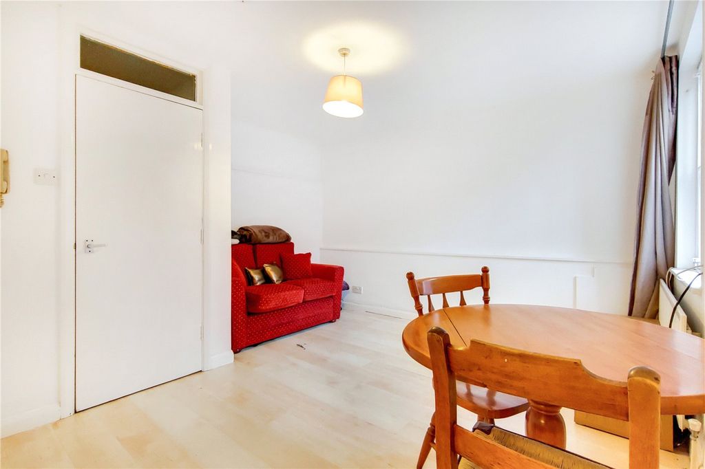 Property photo 3 of 11 Picture No. 02