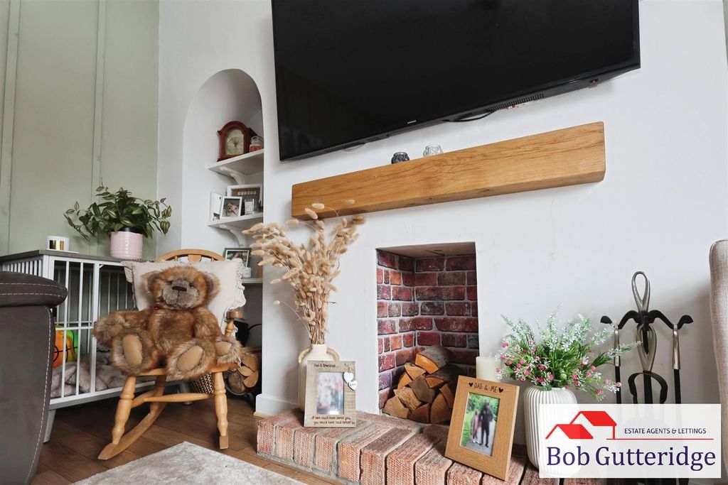 Property photo 3 of 47 Lounge