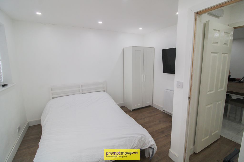 Property photo 1 of 11 Na