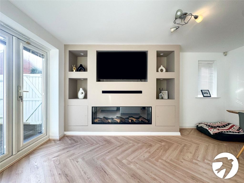 Property photo 2 of 19 Picture 2