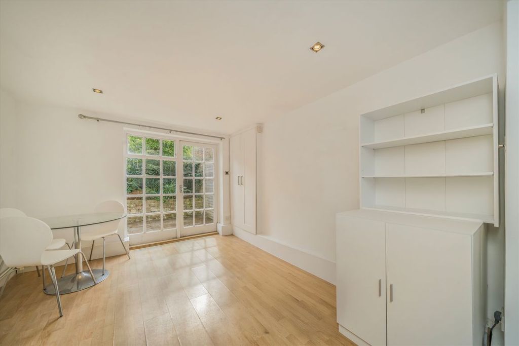 Property photo 2 of 6