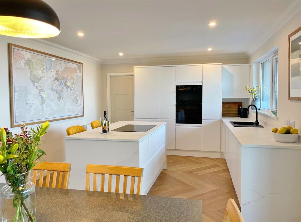 Property photo 3 of 48 Kitchen