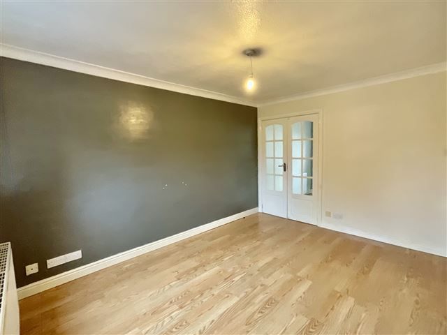 Property photo 2 of 16 Lounge