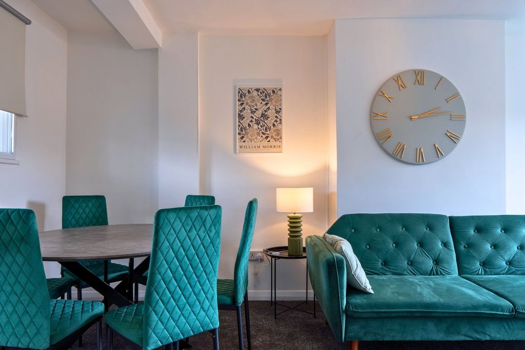 Property photo 3 of 11