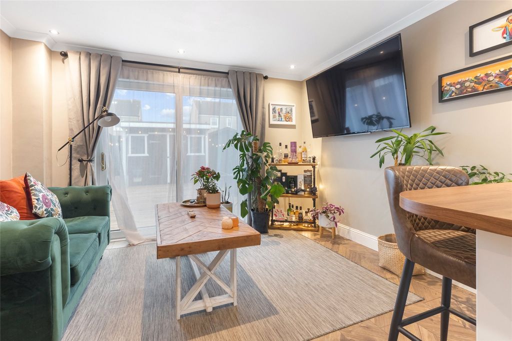 Property photo 3 of 27 Picture No. 23