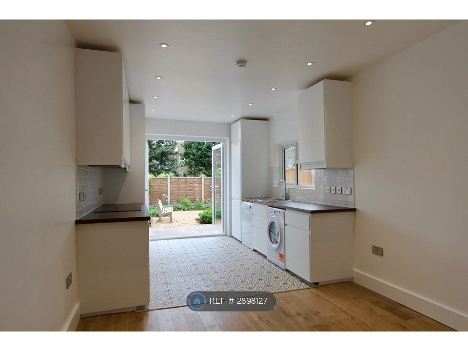 Property photo 1 of 17 Kitchen