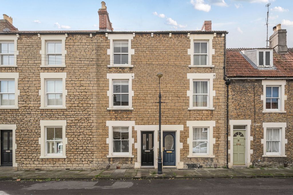 Property photo 1 of 23