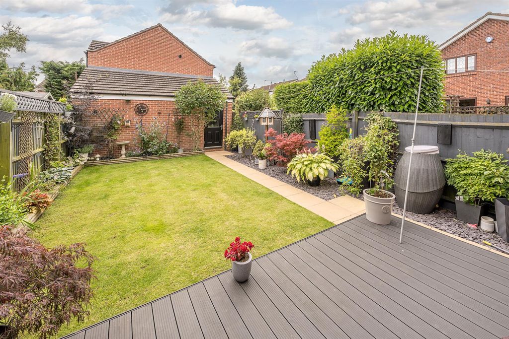 Property photo 2 of 20