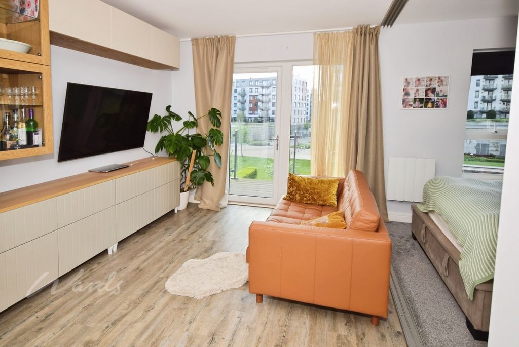 Property photo 3 of 8 Marina Lounge
