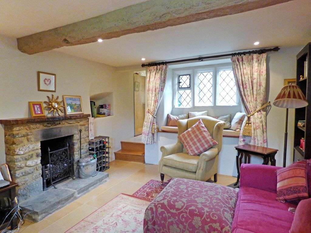 Property photo 2 of 20 Sitting Room