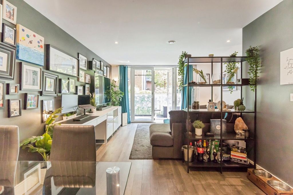 Property photo 2 of 14