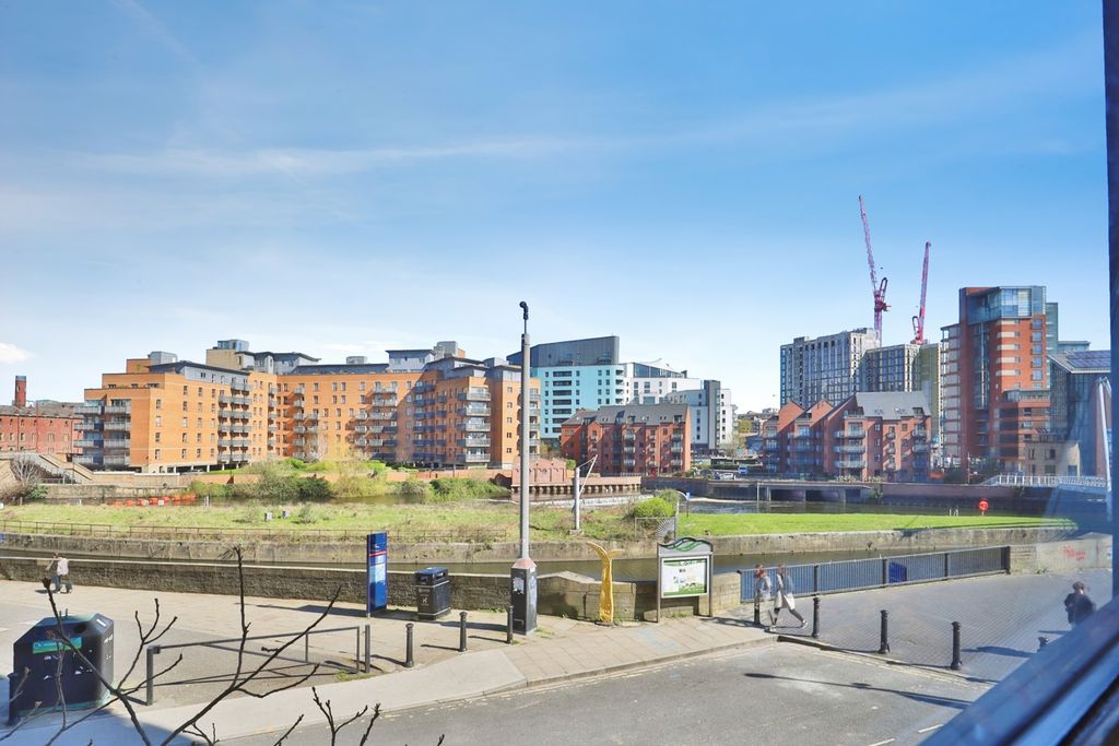 Property photo 3 of 12 Pbox-Img.Jpg