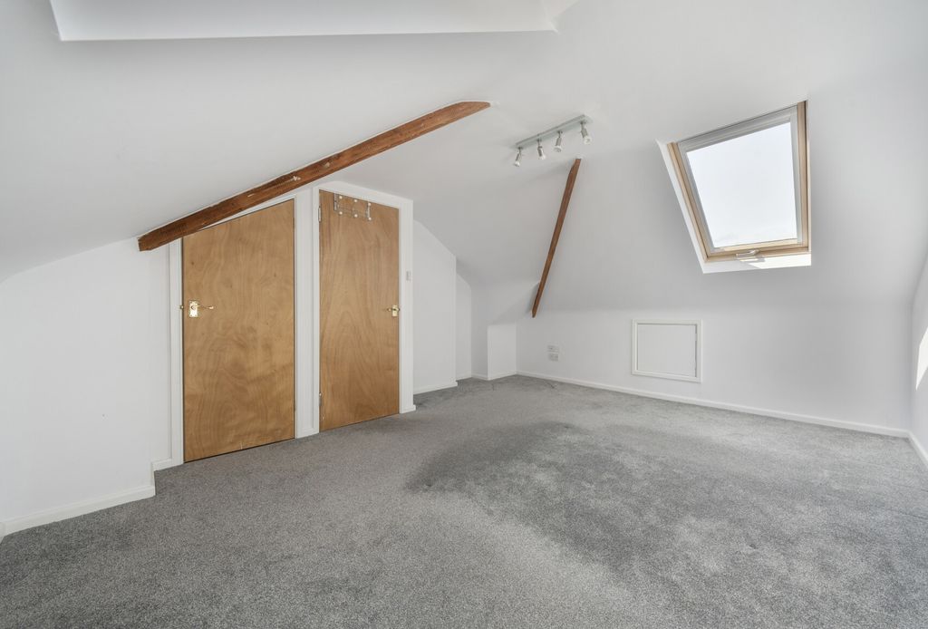 Property photo 3 of 22 1438975-2-69d8Dea...