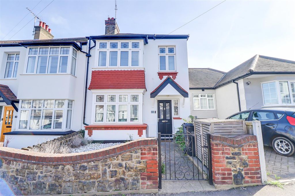 Property photo 1 of 18