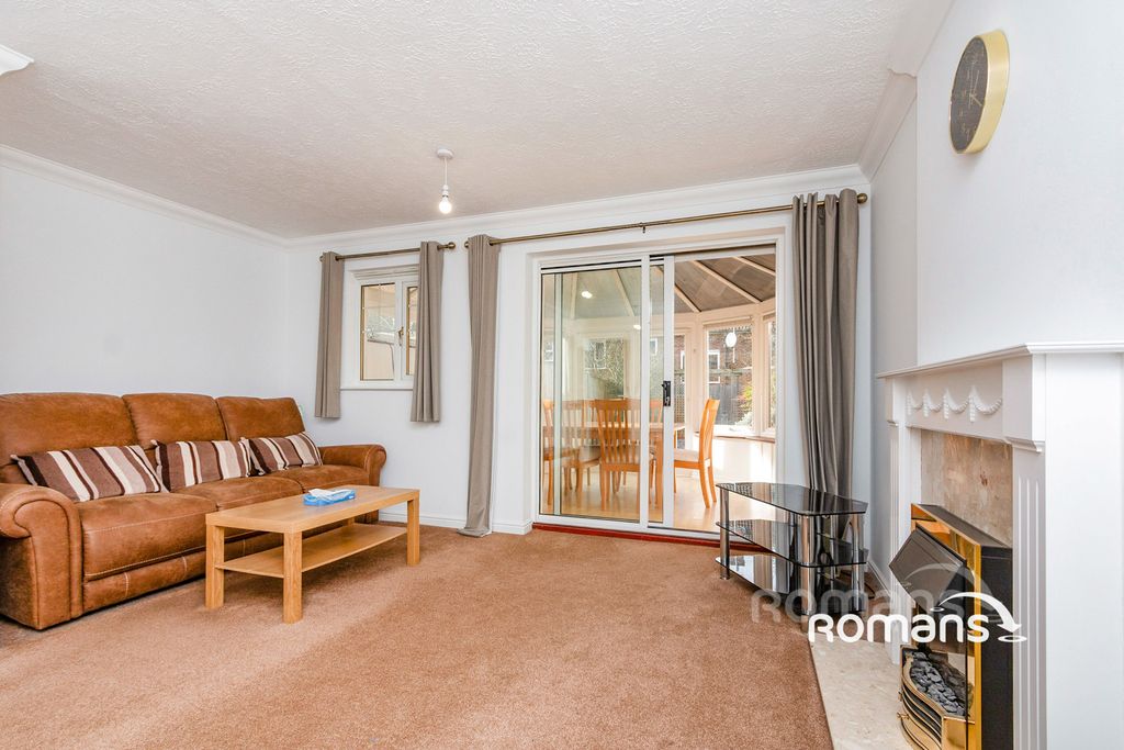 Property photo 3 of 11 Pbox-Img.Jpg