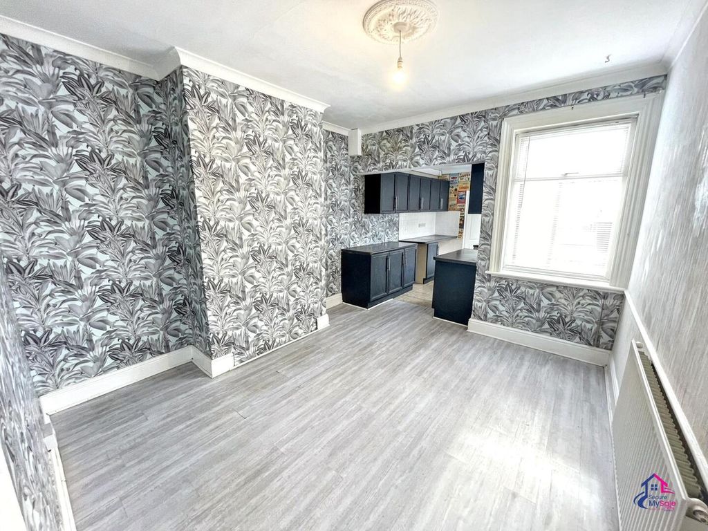 Property photo 3 of 13 Living Room