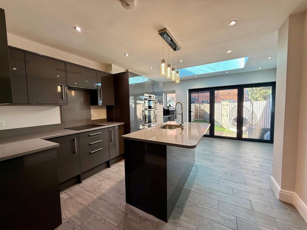 Property photo 3 of 11 Extended Kitchen Diner.Jpg