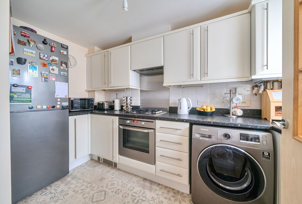 Property photo 3 of 21 1401431-3-696F6E6...