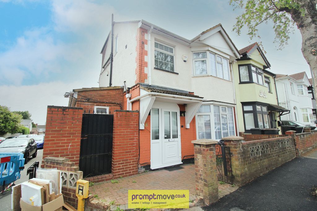 Property photo 1 of 17 Na