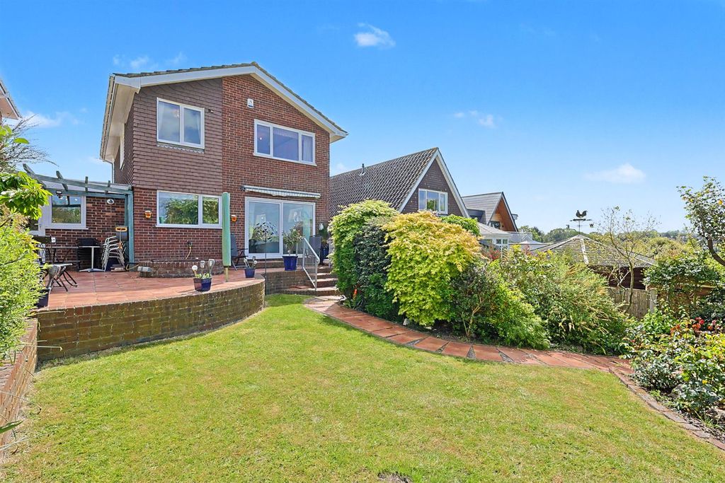 Property photo 2 of 24