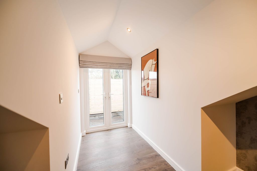 Property photo 3 of 41