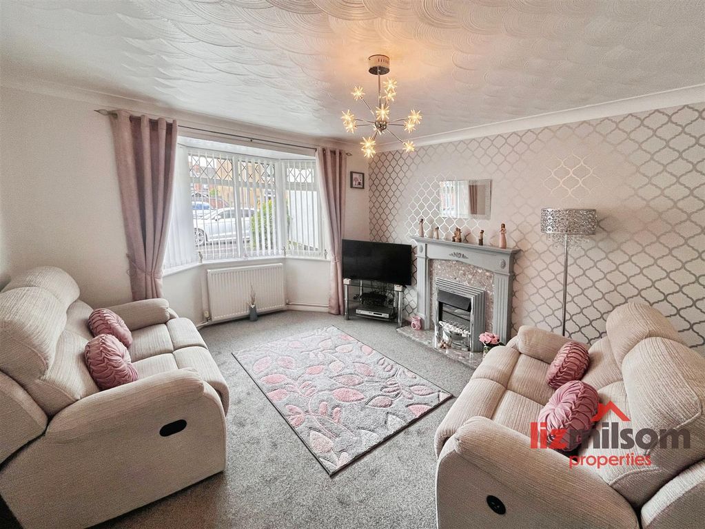 Property photo 2 of 33