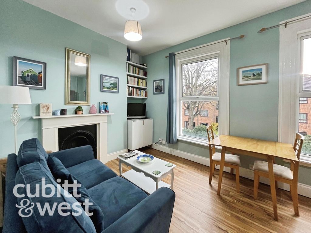 Property photo 2 of 7