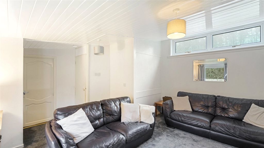 Property photo 2 of 19 Picture No. 10