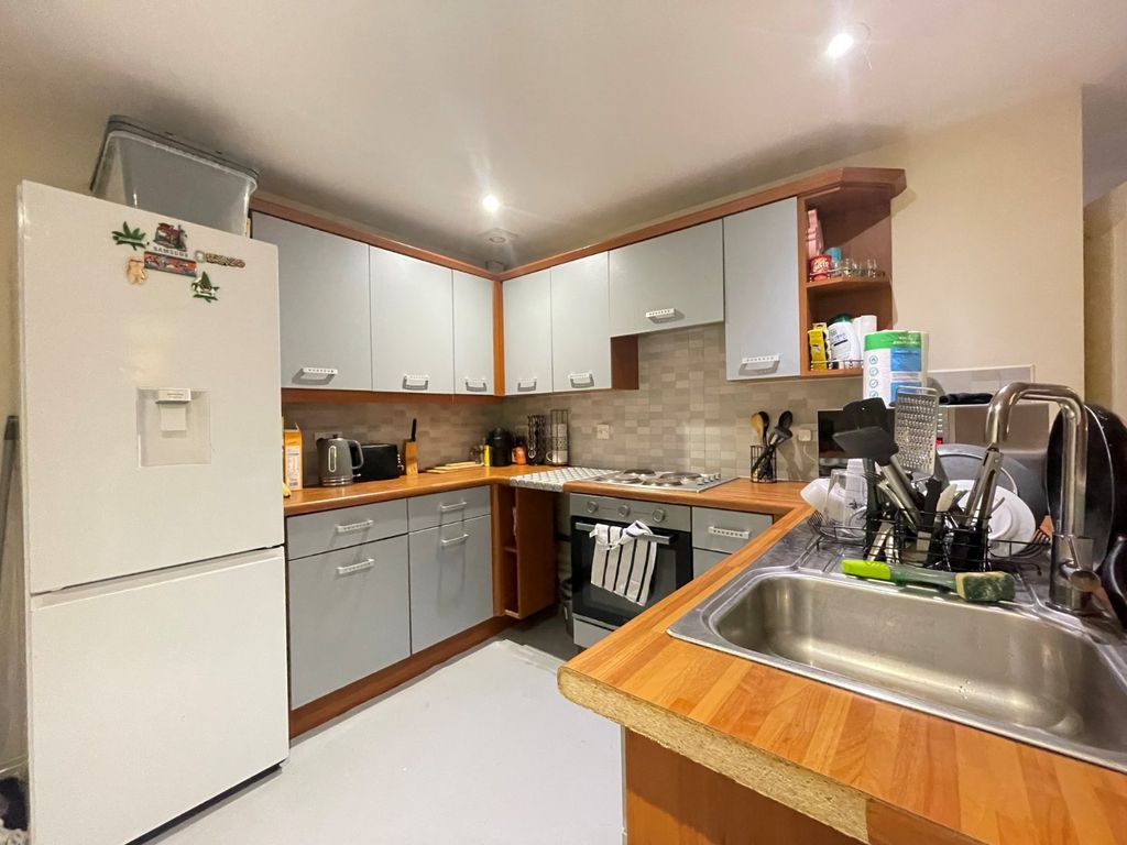 Property photo 2 of 12 Picture No. 19
