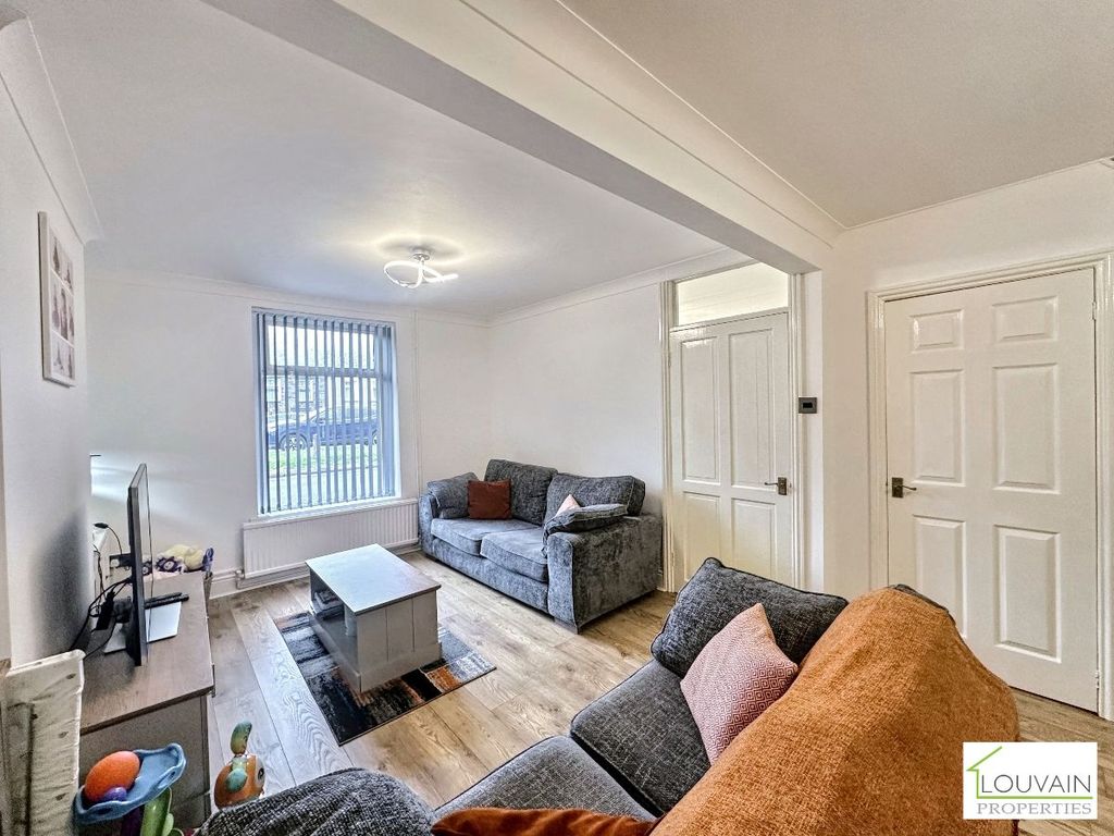 Property photo 3 of 23
