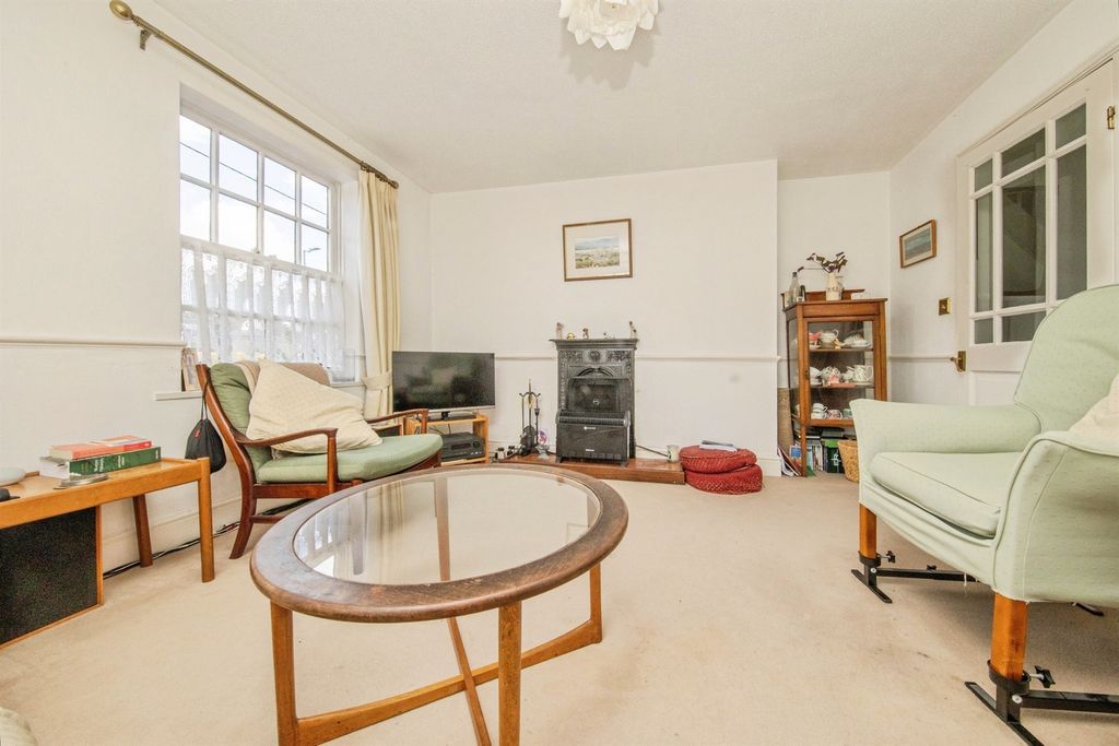 Property photo 3 of 18