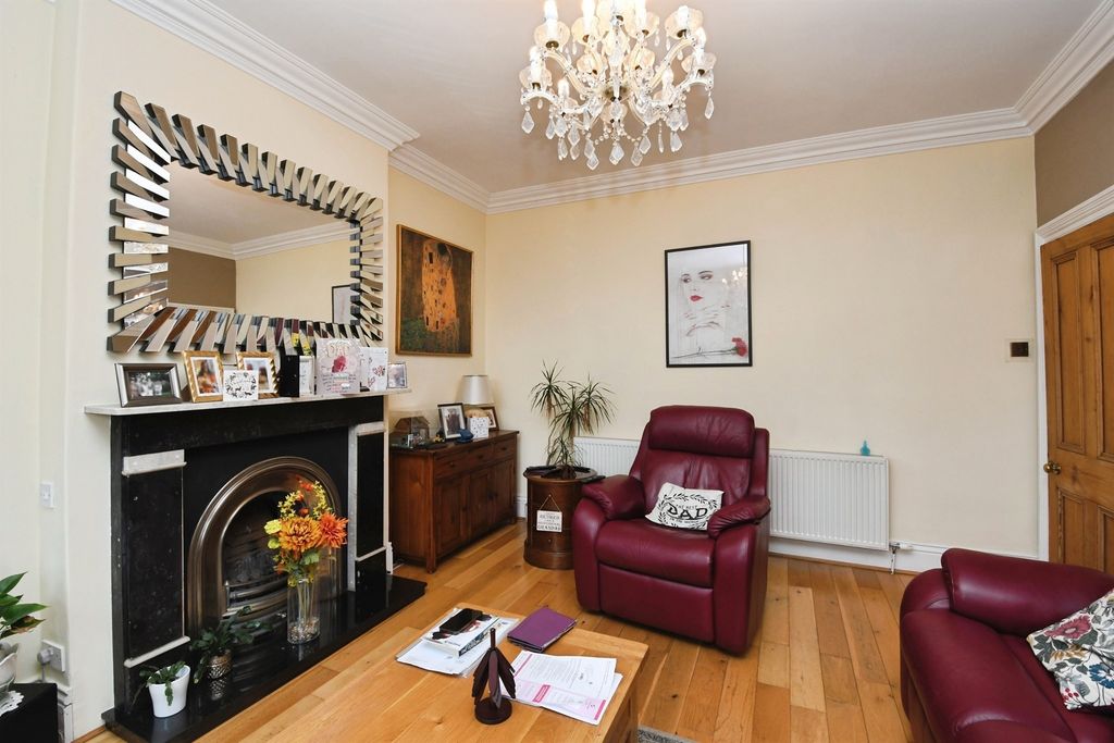 Property photo 3 of 18