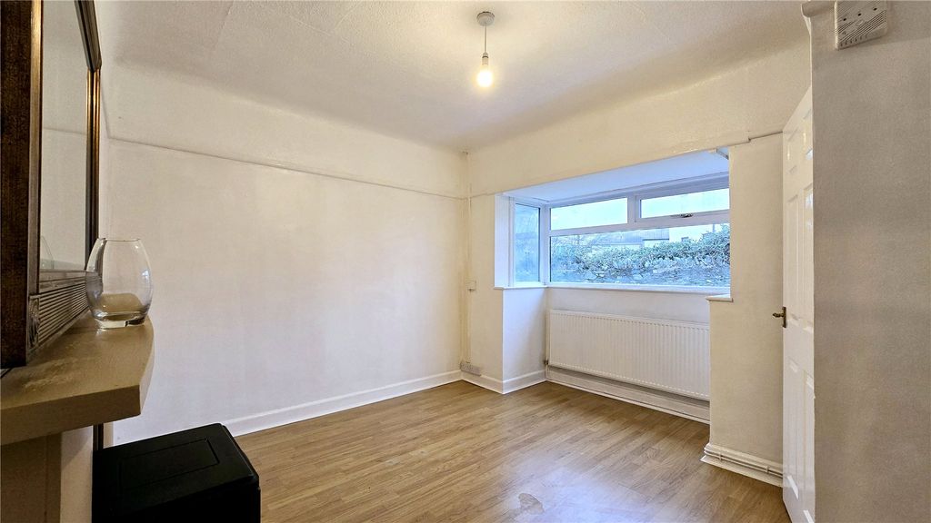 Property photo 3 of 17 Picture No. 33