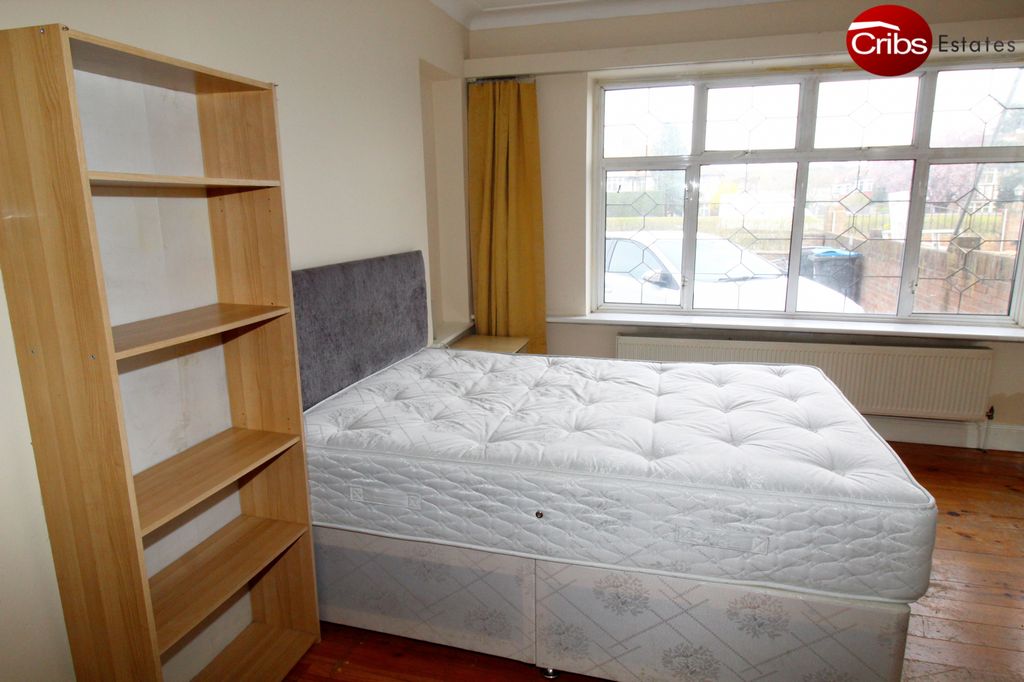 Property photo 2 of 12 Gallery