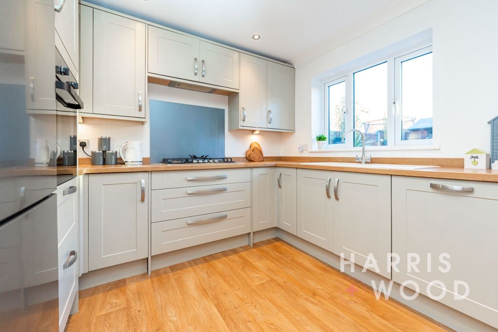 Property photo 2 of 28 4789517