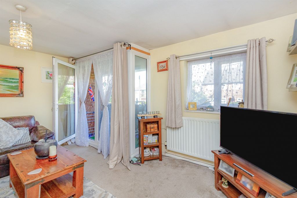 Property photo 3 of 12