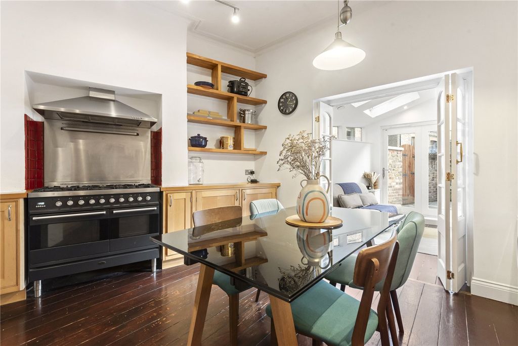 Property photo 2 of 16 Kitchen