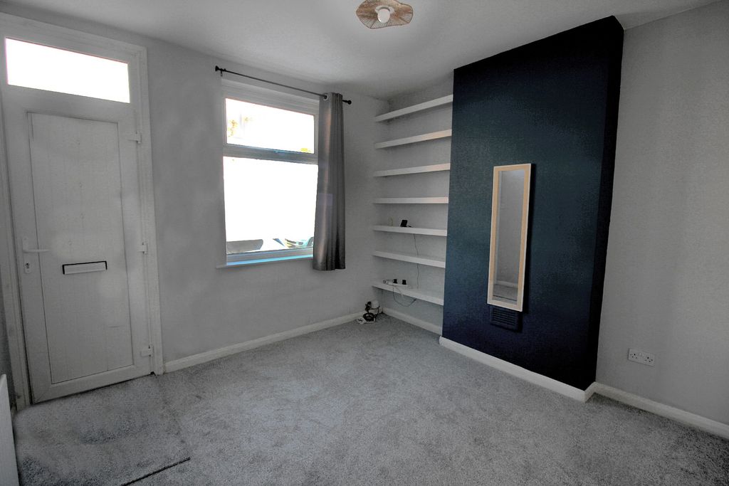 Property photo 2 of 15 Img_1860_