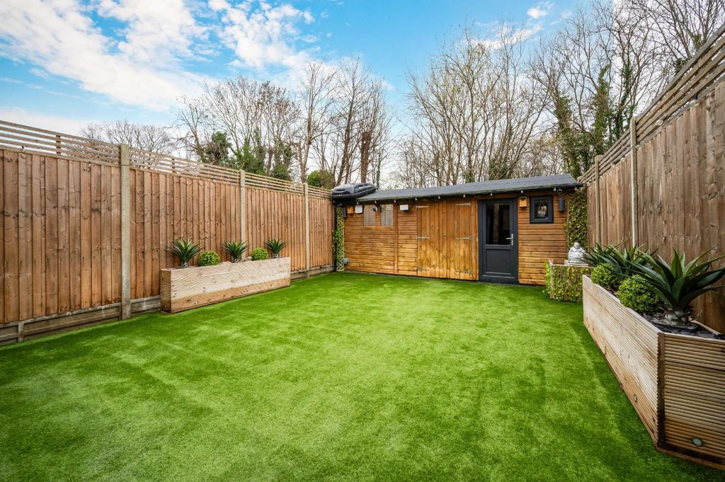 Property photo 2 of 14 Glastonbury Road,  (13).Jpg