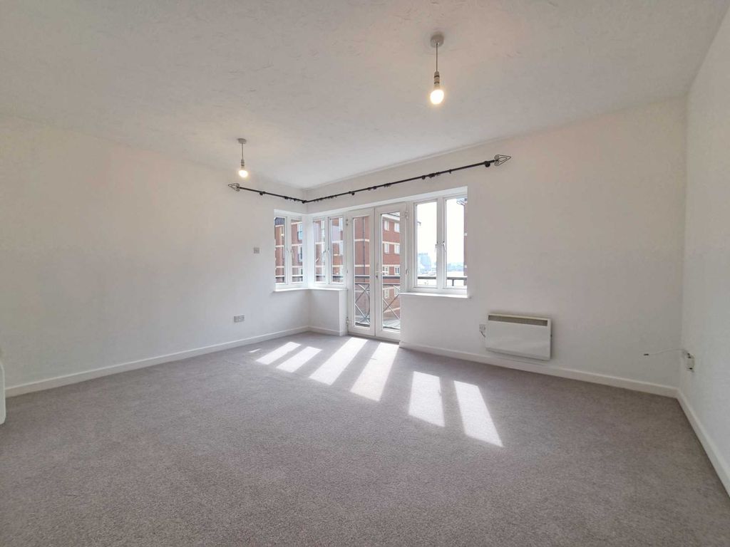 Property photo 3 of 21