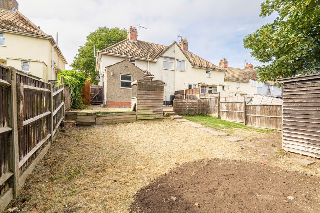 Property photo 2 of 14