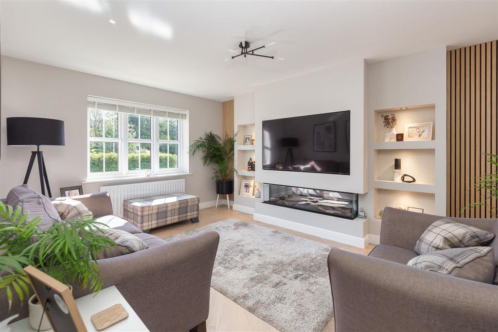 Property photo 2 of 25