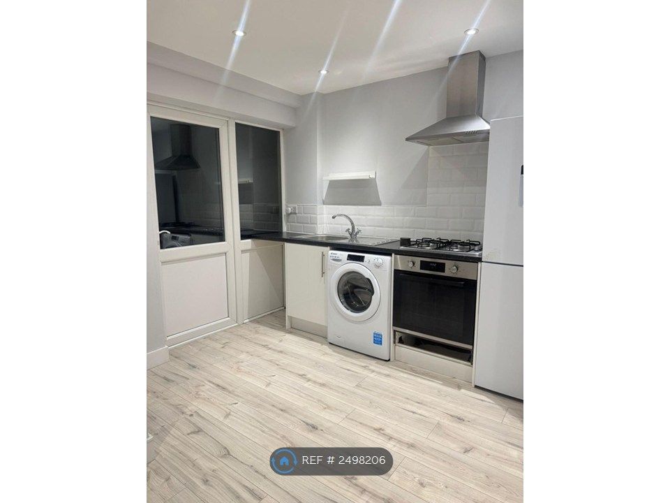 Property photo 1 of 9 Kitchen