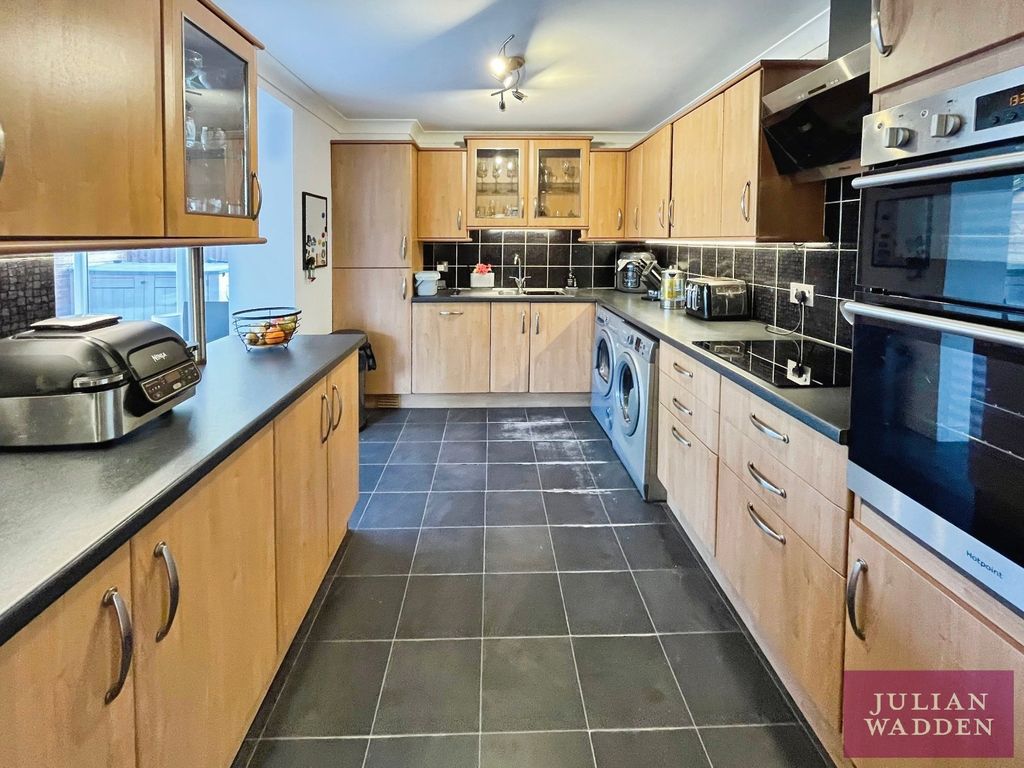 Property photo 3 of 17 Picture 3