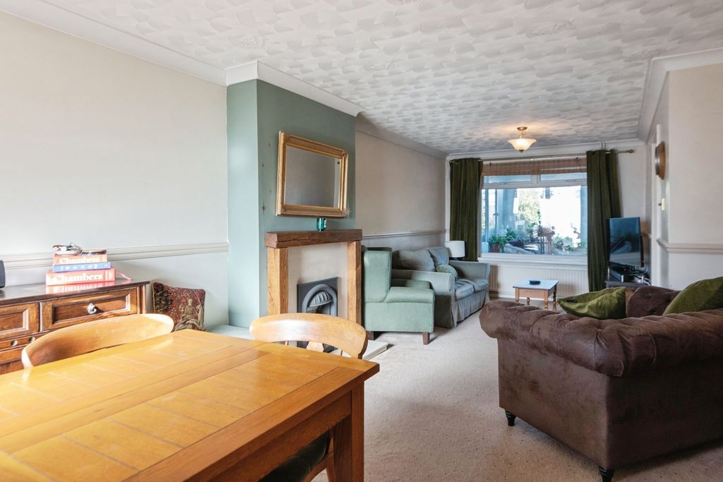 Property photo 3 of 16 Photo