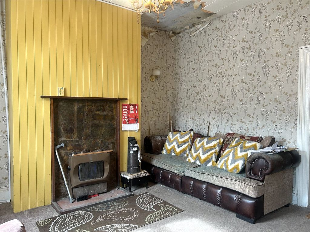 Property photo 3 of 11 Lounge